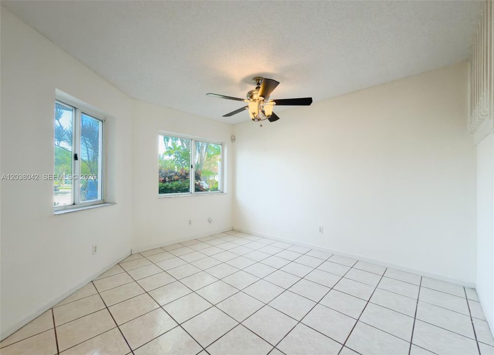 For Sale: $399,900 (3 beds, 2 baths, 1468 Square Feet)