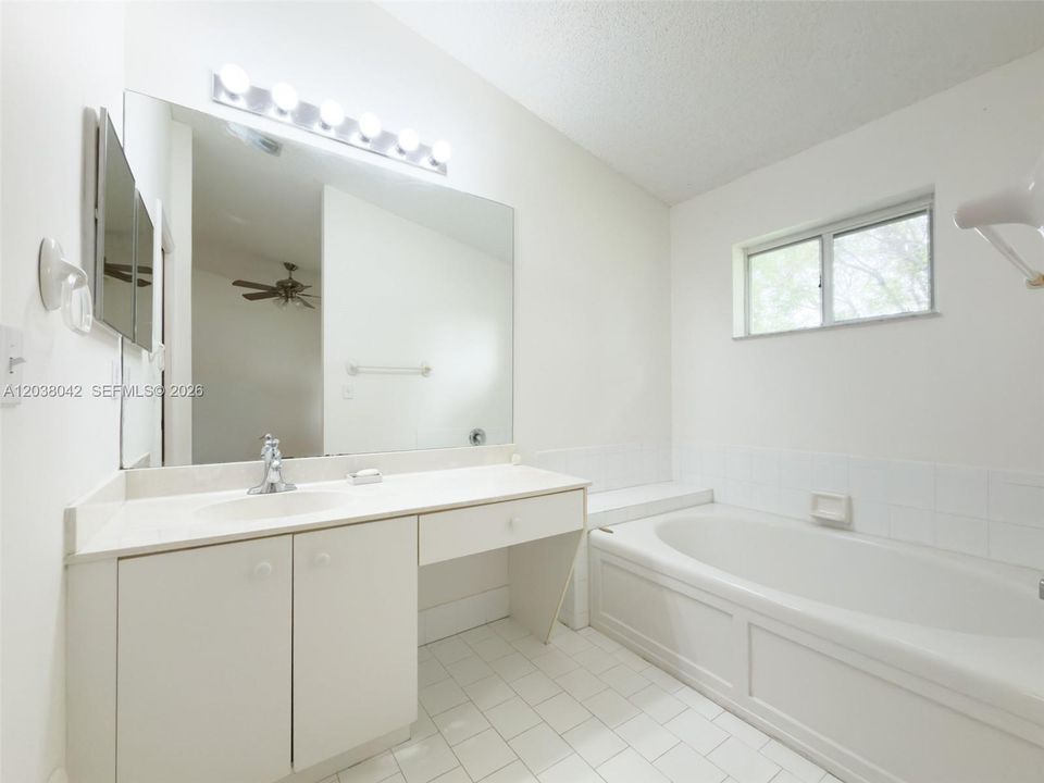 For Sale: $399,900 (3 beds, 2 baths, 1468 Square Feet)