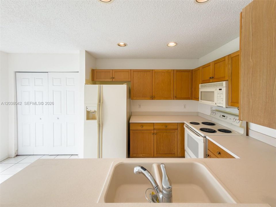For Sale: $399,900 (3 beds, 2 baths, 1468 Square Feet)