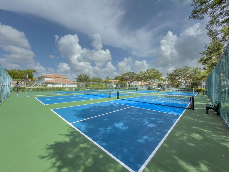For Sale: $399,900 (3 beds, 2 baths, 1468 Square Feet)