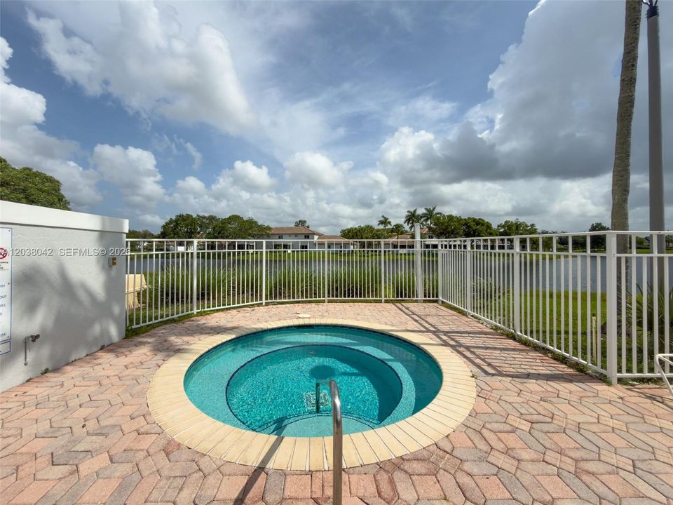 For Sale: $399,900 (3 beds, 2 baths, 1468 Square Feet)
