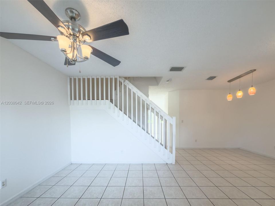 For Sale: $399,900 (3 beds, 2 baths, 1468 Square Feet)