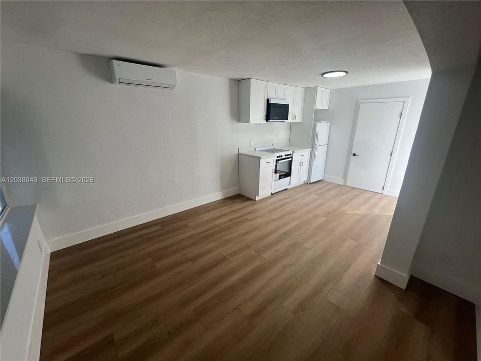 For Sale: $700,000 (0 beds, 0 baths, 1662 Square Feet)