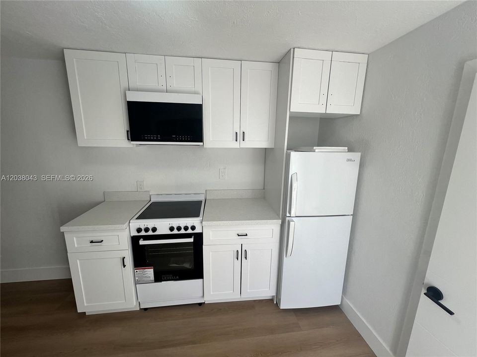 For Sale: $700,000 (0 beds, 0 baths, 1662 Square Feet)