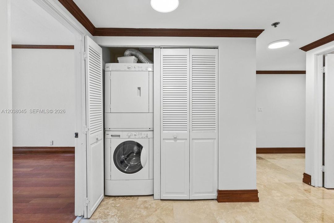В аренду: $8,200 (2 спален, 2 ванн, 1537 Квадратных фут)