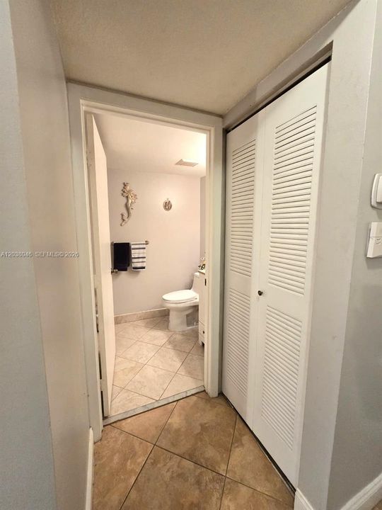 На продажу: $649,900 (4 спален, 2 ванн, 1814 Квадратных фут)