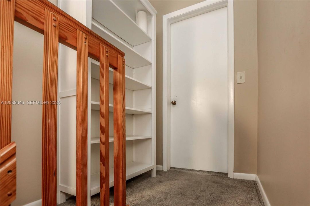 For Sale: $349,000 (2 beds, 2 baths, 1290 Square Feet)