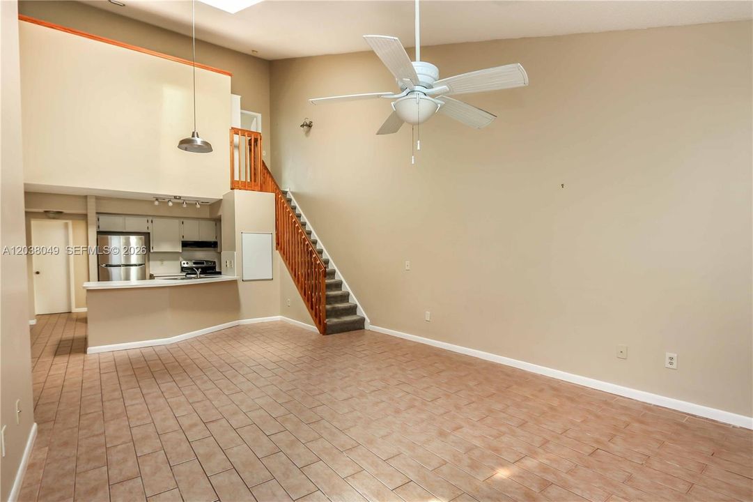 For Sale: $349,000 (2 beds, 2 baths, 1290 Square Feet)