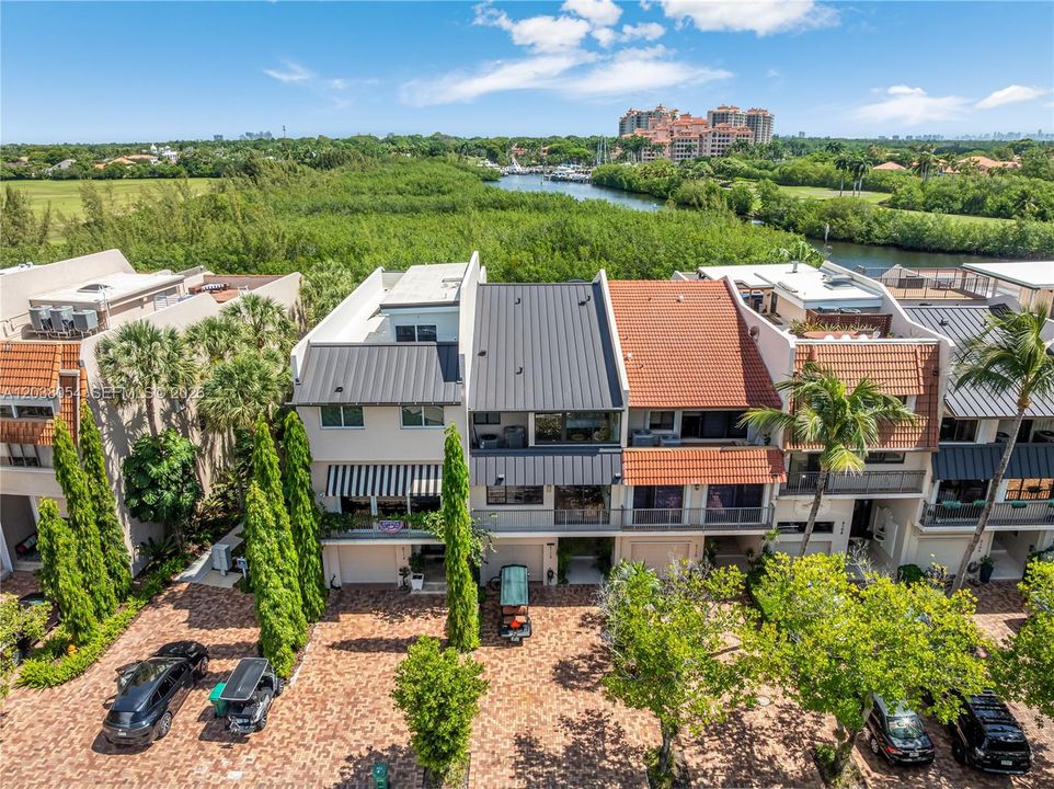 На продажу: $1,975,000 (4 спален, 4 ванн, 2801 Квадратных фут)