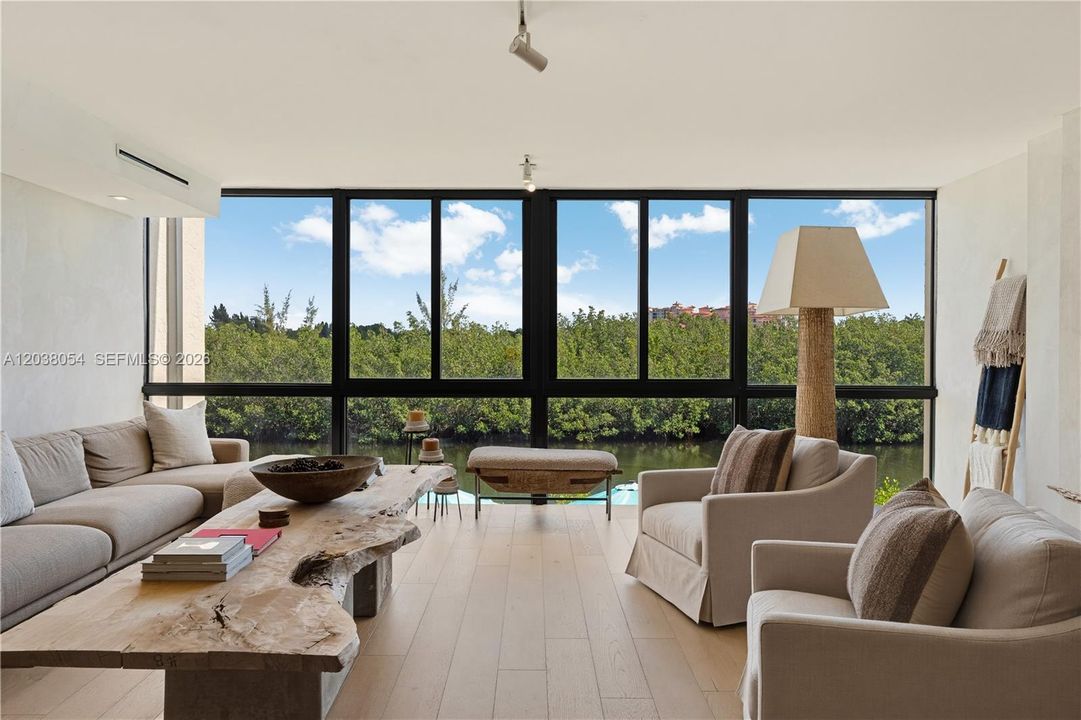 На продажу: $1,975,000 (4 спален, 4 ванн, 2801 Квадратных фут)