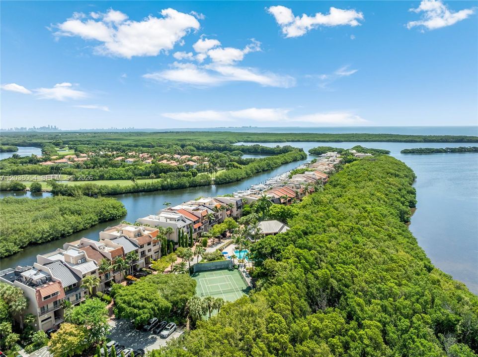На продажу: $1,975,000 (4 спален, 4 ванн, 2801 Квадратных фут)