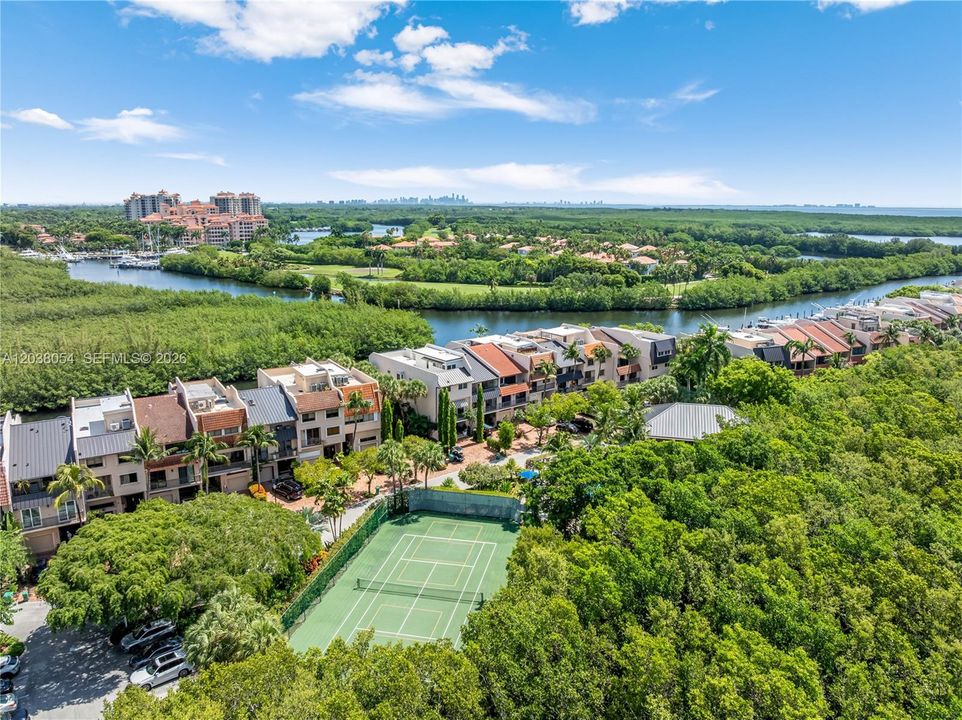 На продажу: $1,975,000 (4 спален, 4 ванн, 2801 Квадратных фут)