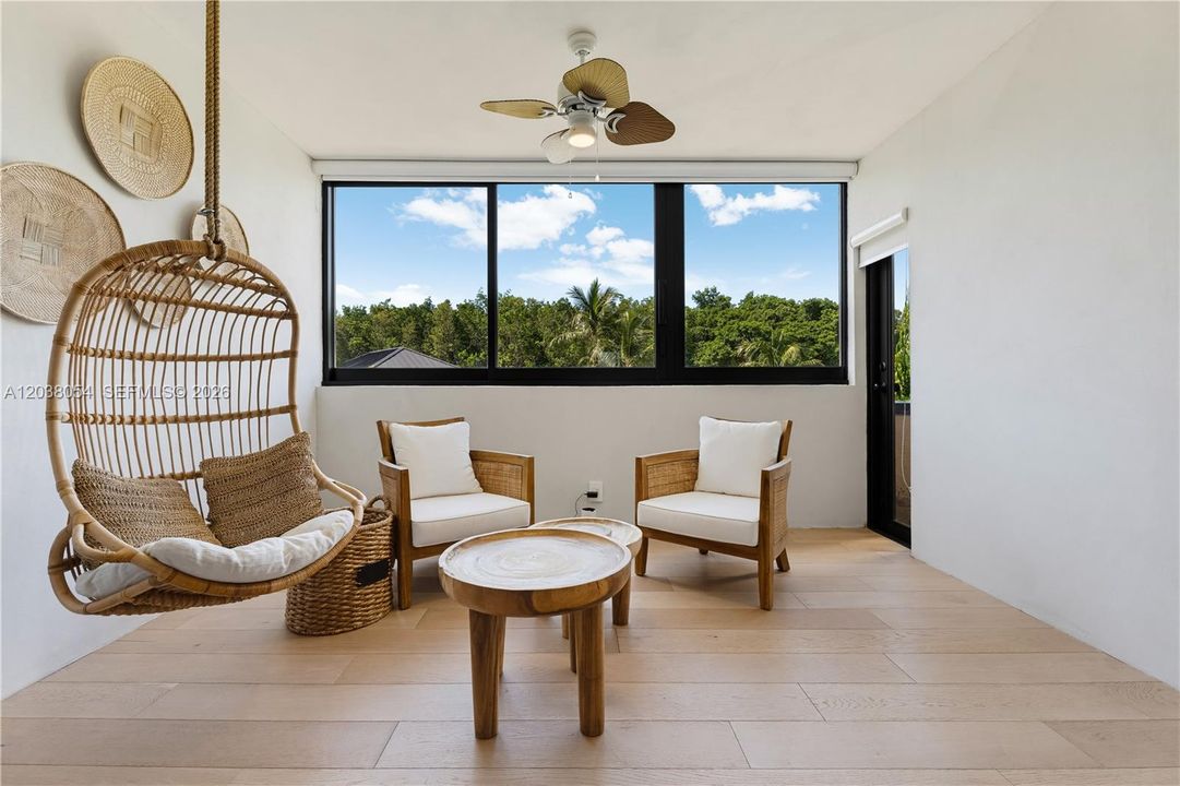 На продажу: $1,975,000 (4 спален, 4 ванн, 2801 Квадратных фут)