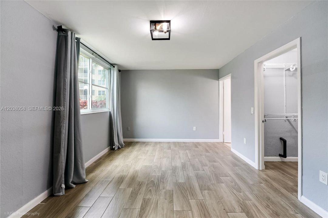 For Sale: $339,900 (2 beds, 2 baths, 1197 Square Feet)