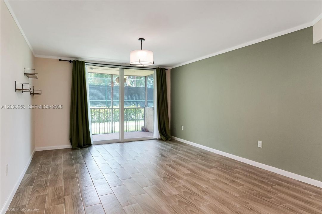 For Sale: $339,900 (2 beds, 2 baths, 1197 Square Feet)