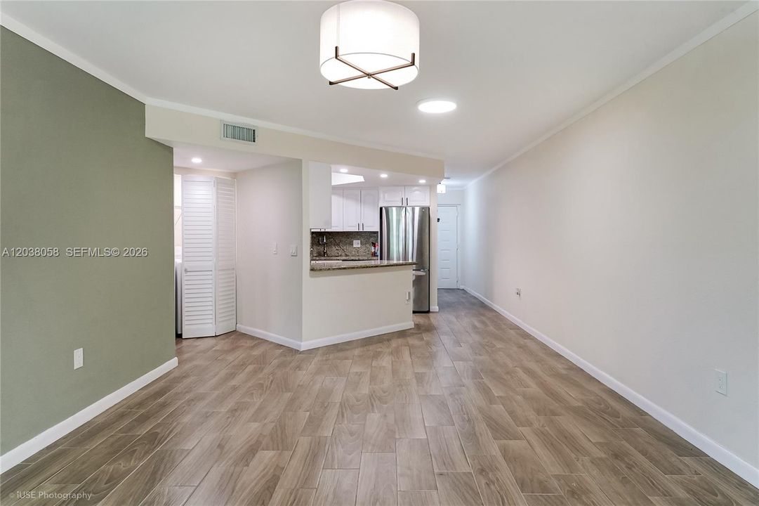 For Sale: $339,900 (2 beds, 2 baths, 1197 Square Feet)