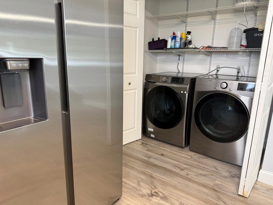 FULL SIZE WASHER/DRYER