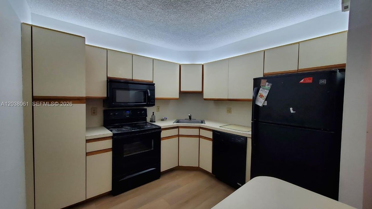 В аренду: $1,850 (1 спален, 1 ванн, 764 Квадратных фут)