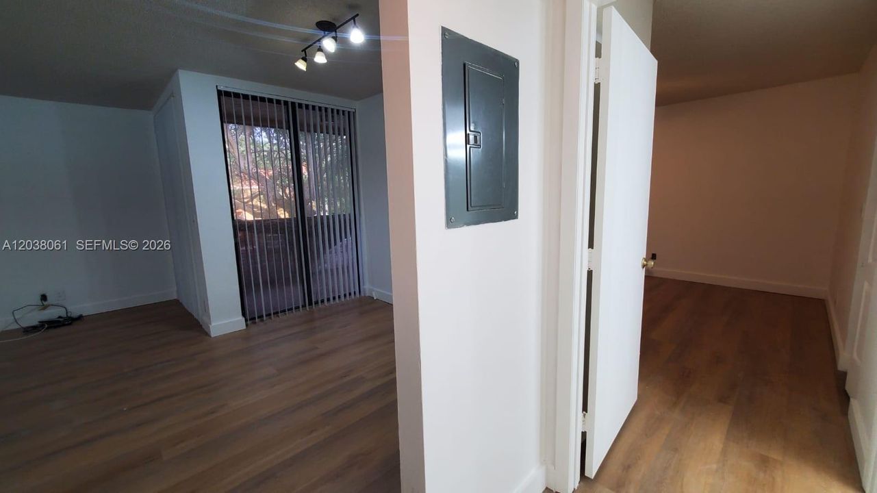 В аренду: $1,850 (1 спален, 1 ванн, 764 Квадратных фут)