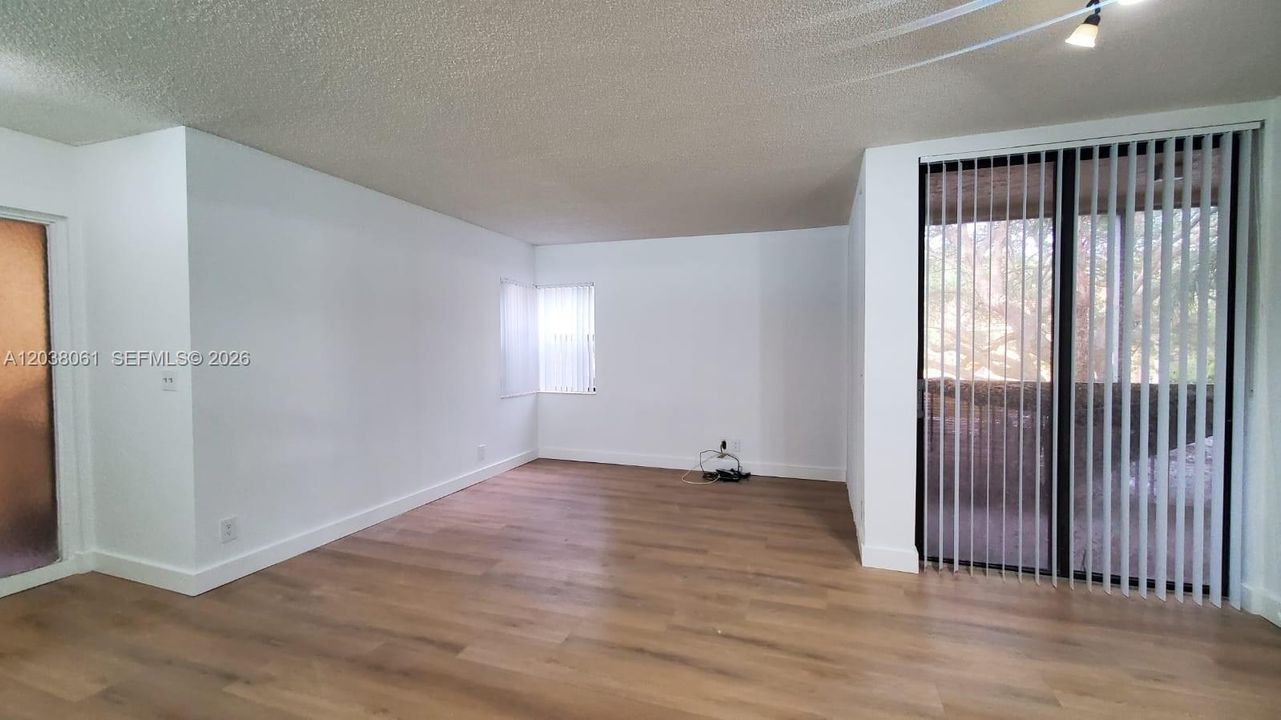 В аренду: $1,850 (1 спален, 1 ванн, 764 Квадратных фут)
