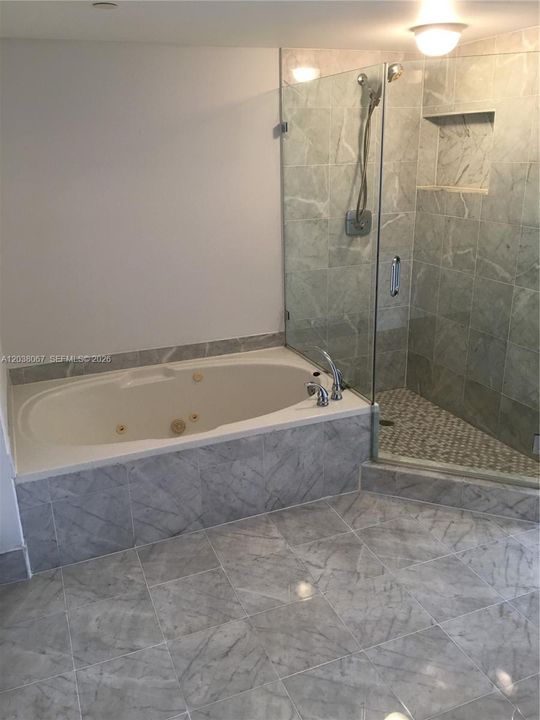 В аренду: $4,290 (2 спален, 2 ванн, 1430 Квадратных фут)