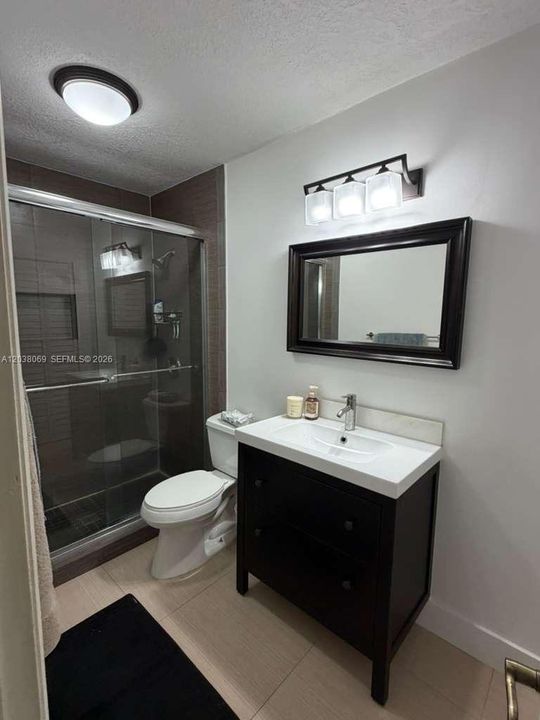 For Sale: $340,000 (2 beds, 1 baths, 1006 Square Feet)