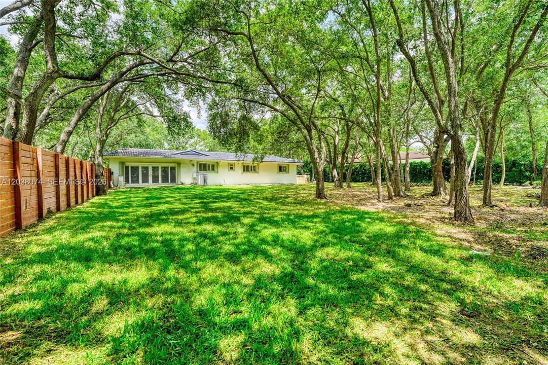For Rent: $10,000 (5 beds, 3 baths, 2670 Square Feet)