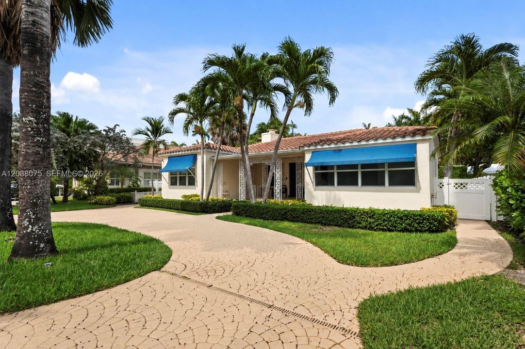 For Sale: $2,100,000 (4 beds, 3 baths, 1974 Square Feet)