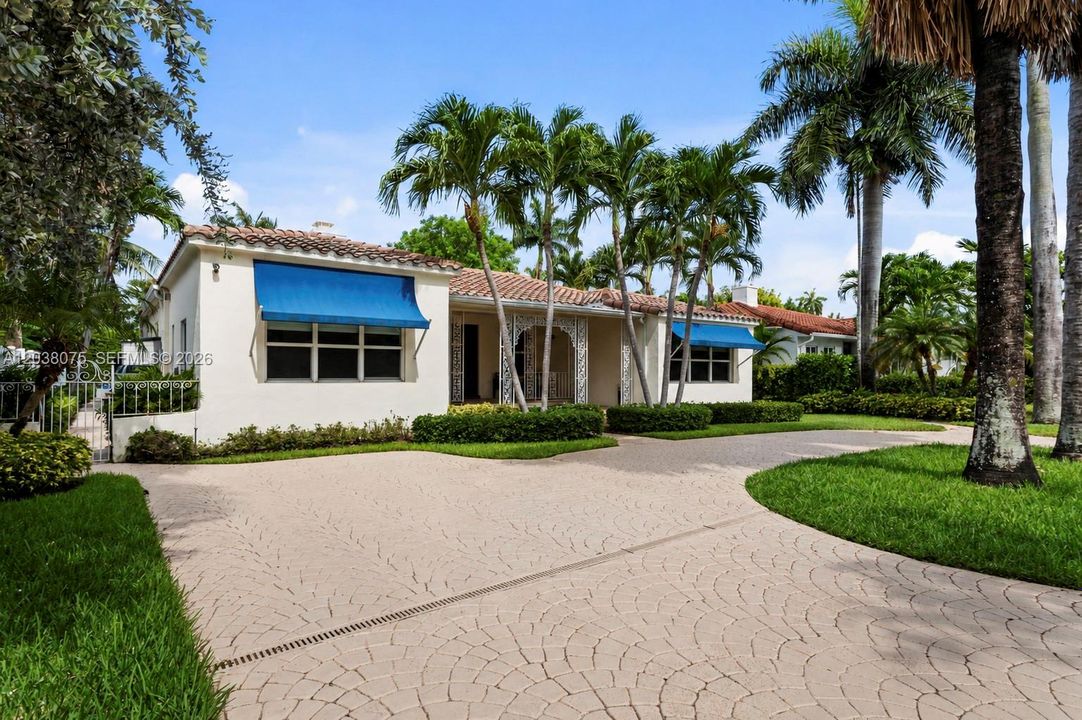 For Sale: $2,100,000 (4 beds, 3 baths, 1974 Square Feet)