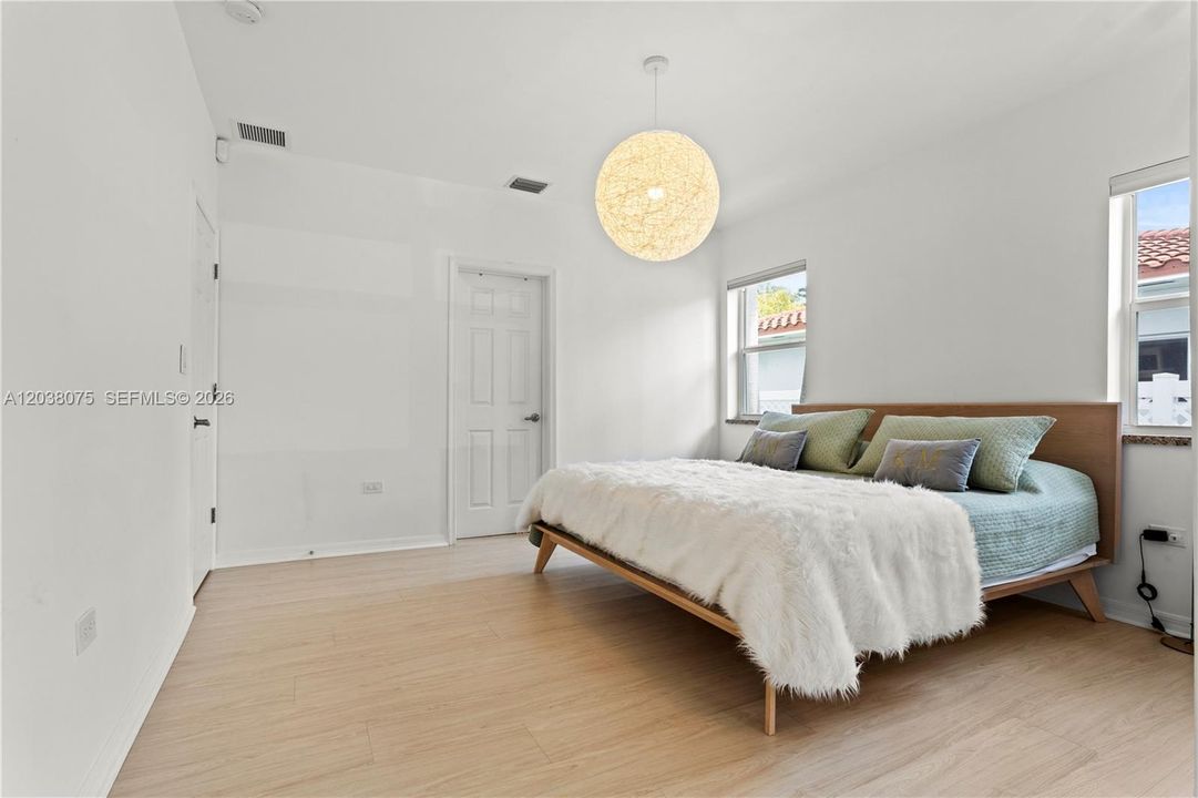 For Sale: $2,100,000 (4 beds, 3 baths, 1974 Square Feet)