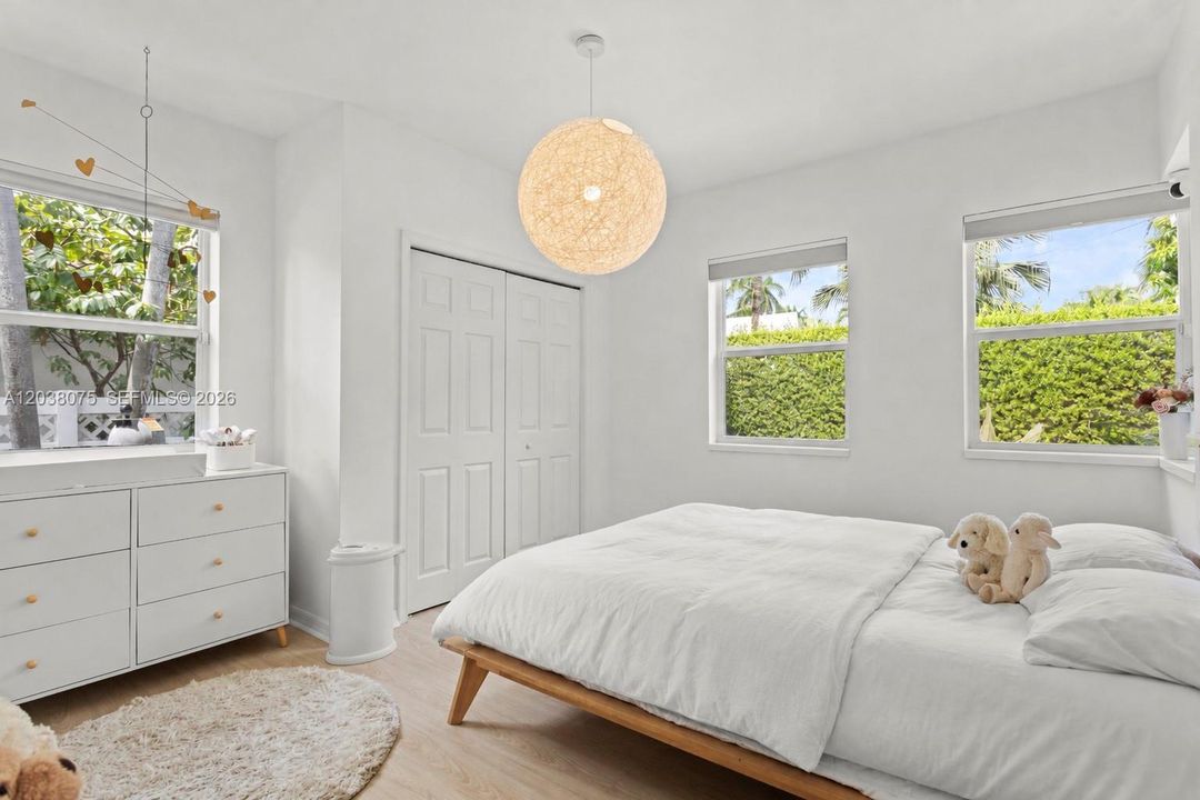 For Sale: $2,100,000 (4 beds, 3 baths, 1974 Square Feet)