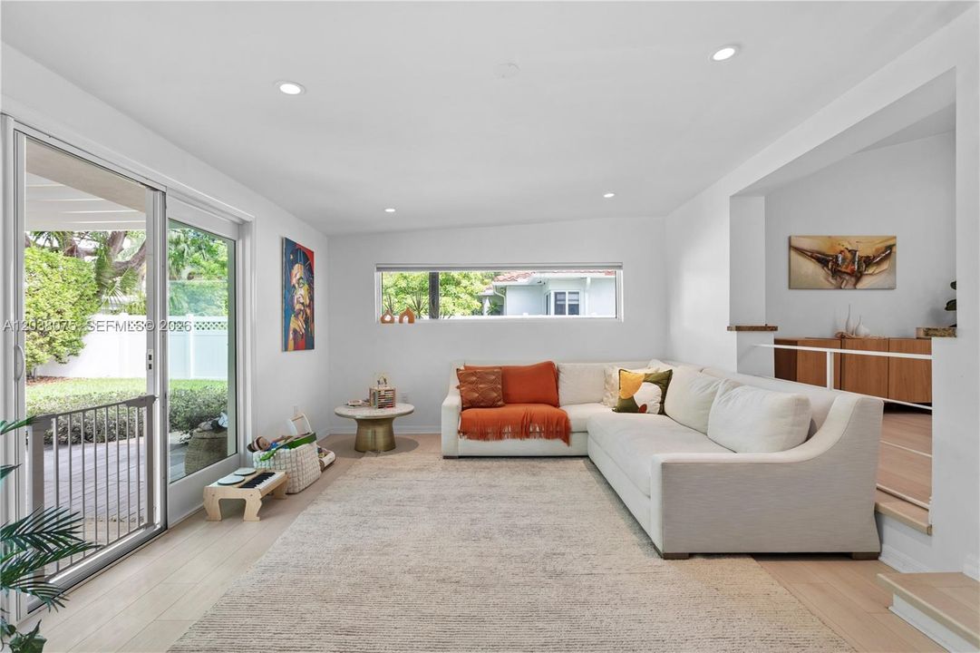 For Sale: $2,100,000 (4 beds, 3 baths, 1974 Square Feet)