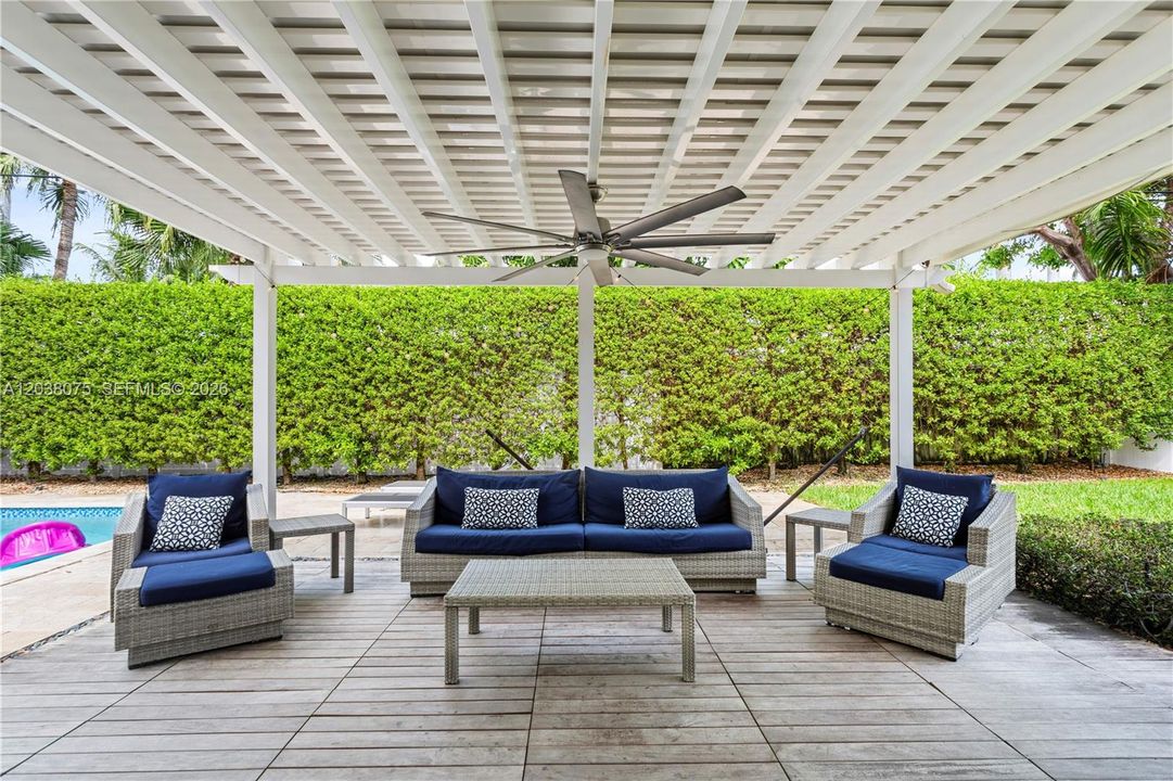For Sale: $2,100,000 (4 beds, 3 baths, 1974 Square Feet)