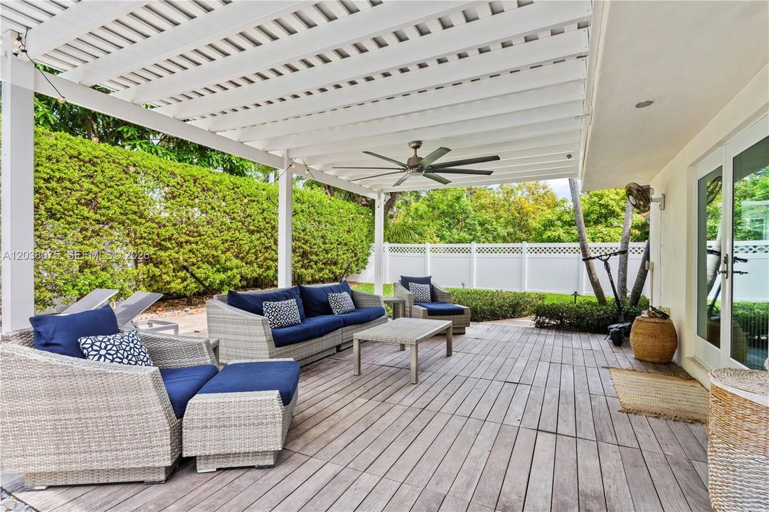 For Sale: $2,100,000 (4 beds, 3 baths, 1974 Square Feet)