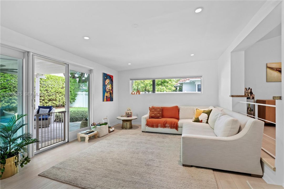 For Sale: $2,100,000 (4 beds, 3 baths, 1974 Square Feet)