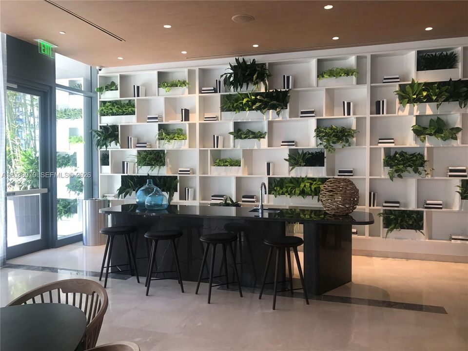 For Rent: $3,200 (1 beds, 1 baths, 541 Square Feet)