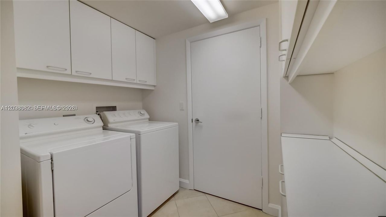 В аренду: $20,000 (2 спален, 2 ванн, 1700 Квадратных фут)