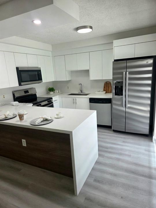 На продажу: $459,900 (3 спален, 2 ванн, 1488 Квадратных фут)