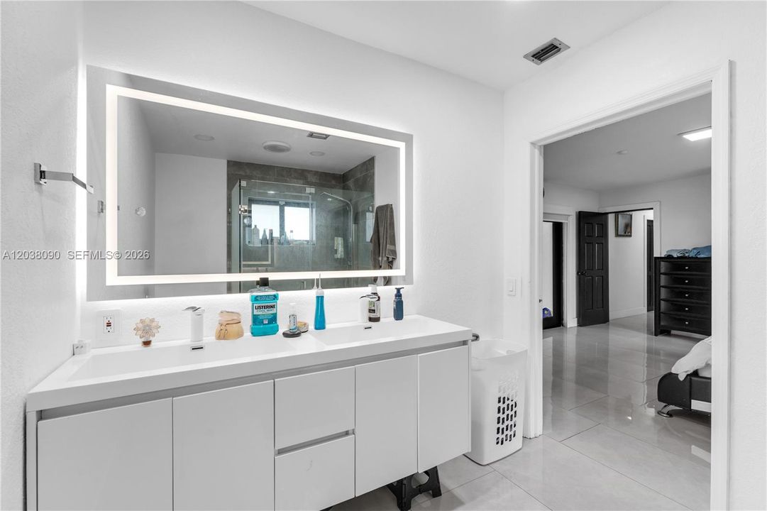 For Sale: $1,900,000 (5 beds, 3 baths, 2191 Square Feet)
