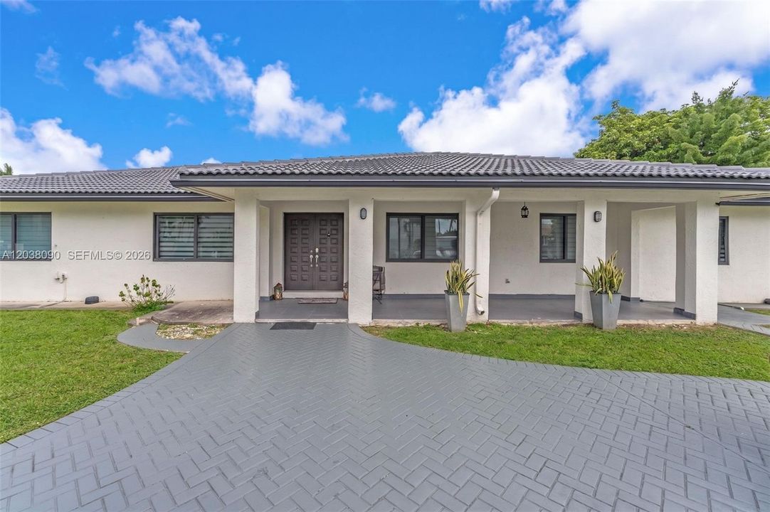 For Sale: $1,900,000 (5 beds, 3 baths, 2191 Square Feet)