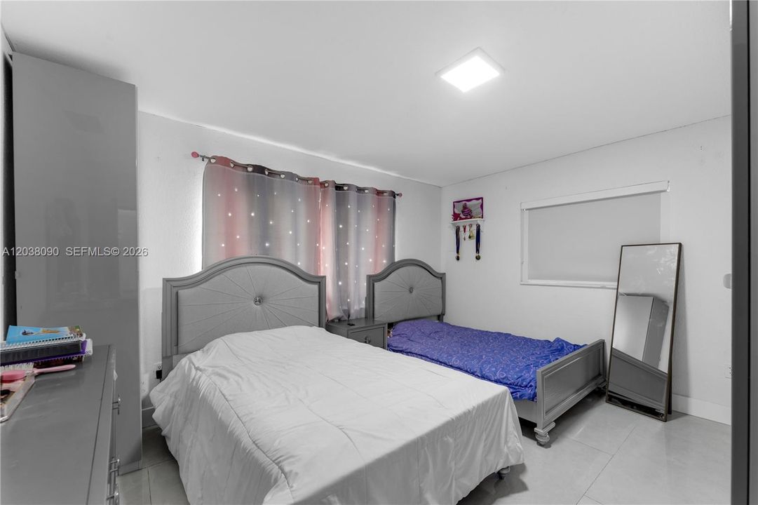 For Sale: $1,900,000 (5 beds, 3 baths, 2191 Square Feet)