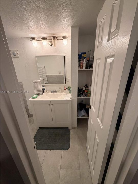 В аренду: $1,850 (1 спален, 1 ванн, 755 Квадратных фут)