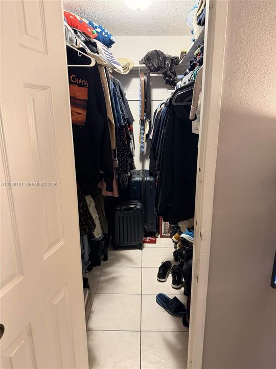 В аренду: $1,850 (1 спален, 1 ванн, 755 Квадратных фут)