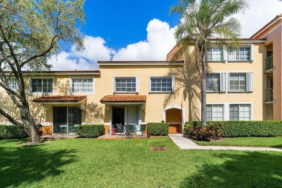 FRONT OF UNIT WITH GREEN