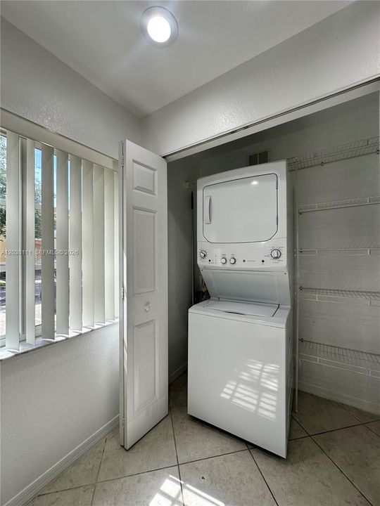 В аренду: $2,850 (2 спален, 2 ванн, 1350 Квадратных фут)