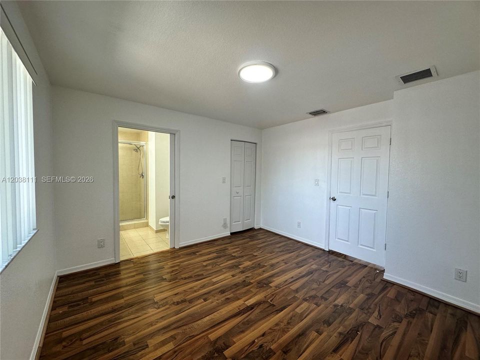 В аренду: $2,850 (2 спален, 2 ванн, 1350 Квадратных фут)