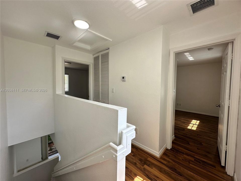 В аренду: $2,850 (2 спален, 2 ванн, 1350 Квадратных фут)