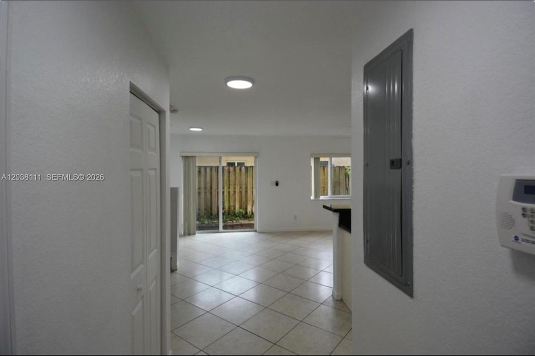 В аренду: $2,850 (2 спален, 2 ванн, 1350 Квадратных фут)
