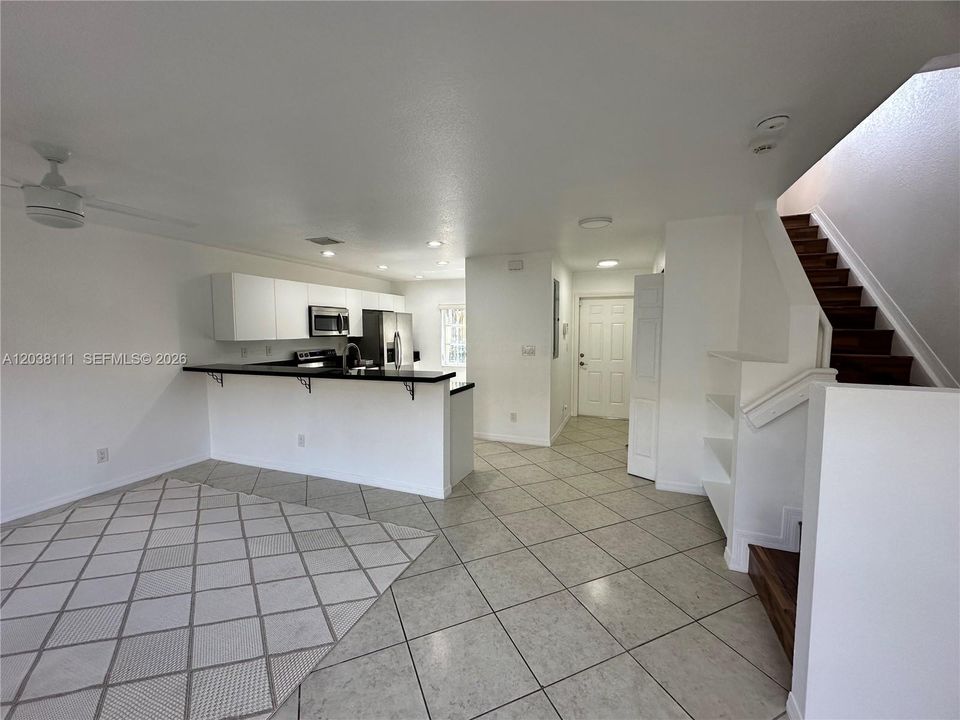 В аренду: $2,850 (2 спален, 2 ванн, 1350 Квадратных фут)