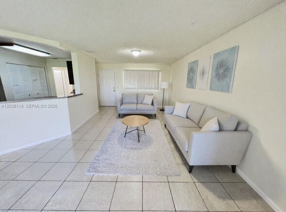 For Sale: $180,000 (2 beds, 2 baths, 1020 Square Feet)